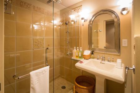 Poppy Springs Resort & Spa - 10