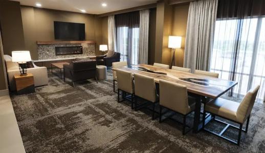 The Broadway - a DoubleTree by Hilton - 74