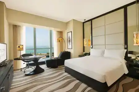 Sofitel Abu Dhabi Corniche - 4