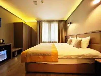 Seraglio & Suites - 50