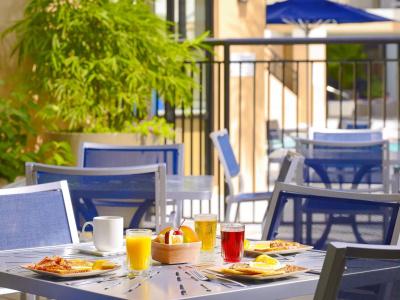 Sonesta ES Suites Orlando International Drive - 10