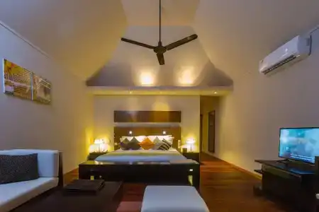 Veligandu Island Resort & Spa - 7