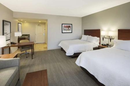 Hampton Inn & Suites-Downtown - 41