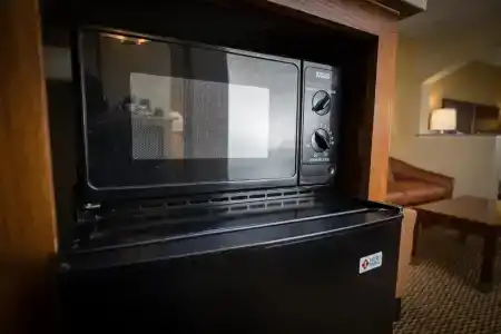 Best Western Airport Inn & Suites - 31