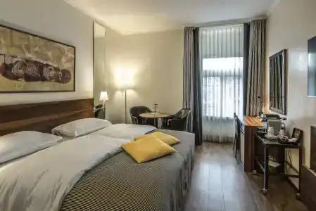Central Plaza - 6