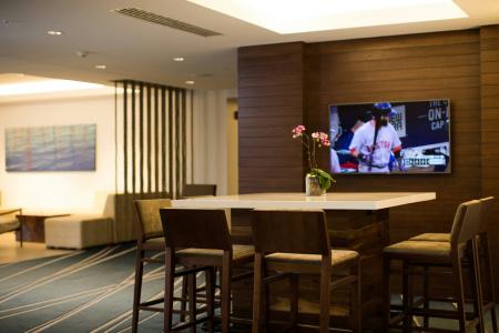 Newport Marriott - 35