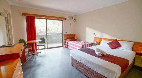 Country 2 Coast Motor Inn - 36