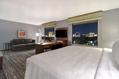 Hampton Inn & Suites Las Vegas Convention Center - 3