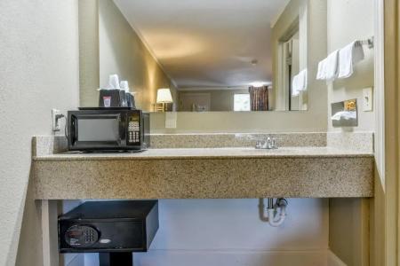 Wake Inn - 40