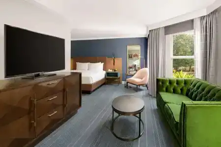 Hayes Mansion - 77