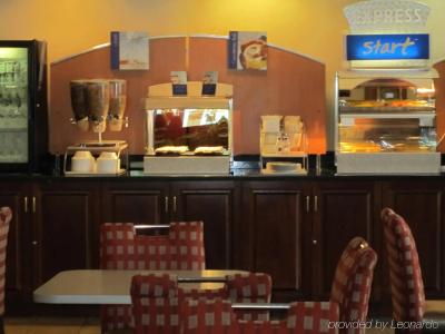 Holiday Inn Express Boston, An Ihg - 10