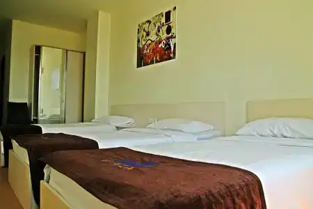Mardi Plaza - 6