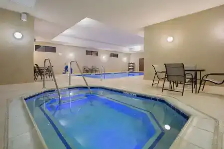 Holiday Inn & Suites Downtown, an IHG - 11