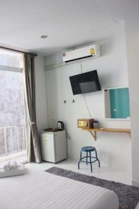 Sea Host Inn - 117