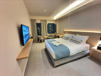 Aeifos Boutique - 1