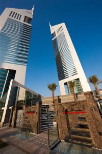 Jumeirah Emirates Towers - 1