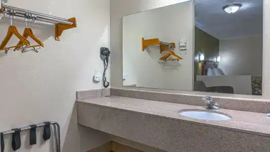 Rodeway Inn & Suites Fort Jackson - 41
