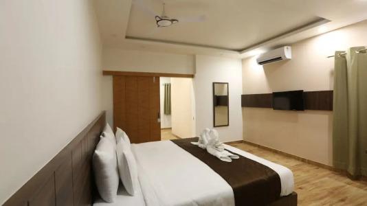 The Ventura Grand - 24