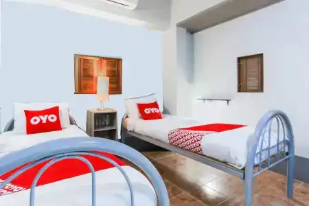 Oyo 554 Old Town Boutique Hostel - 17