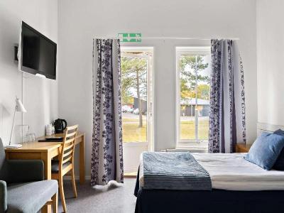 Tylebackl; Sure Collection by Best Western - 80