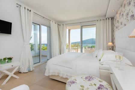 Mare Monte Small Boutique - 25