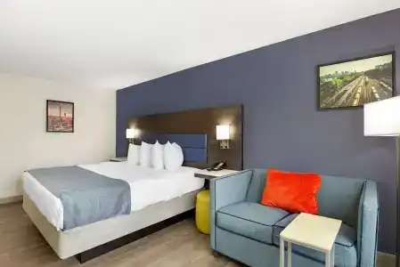 Best Western Premier City Gateway - 76
