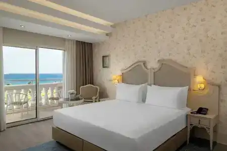DoubleTree by Hilton Cesme Alacati Beach Resort - 45