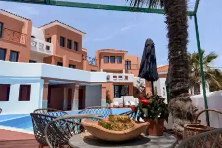 Nisea Samos - 11