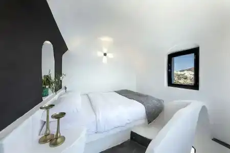 Pearl of Caldera Oia - Boutique by Pearl Collection - 188