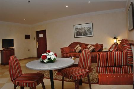 Al Liwan Suites - 20