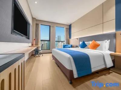 Holiday Inn Express Chongqing Guanyinqiao , an IHG - 77