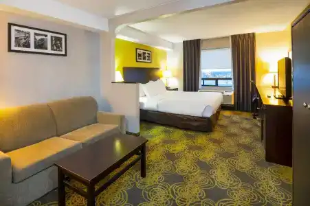 Comfort & Suites - 46