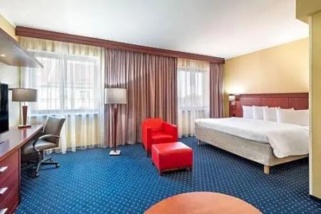 Courtyard by Marriott Prague City - 35