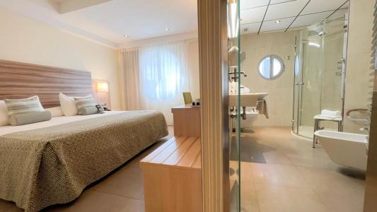 Riviera Beac- Adults Recomended - 22