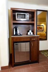 Hilton Garden Inn Airport - 33