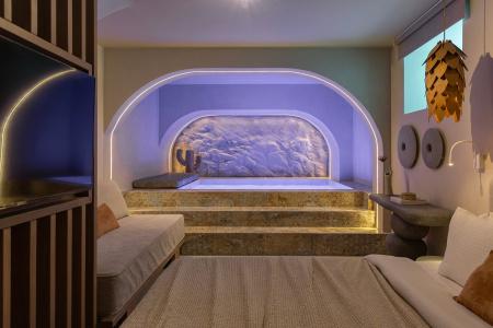 Blue Carpet Luxury Suites - 240