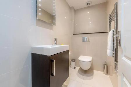 Queensgate Court - 257