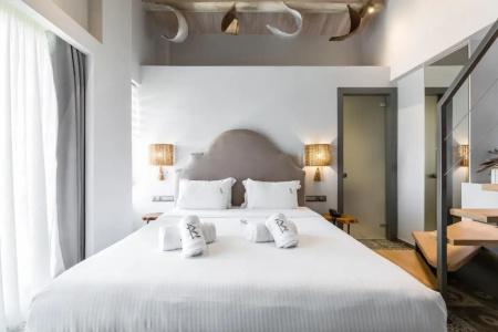 Blue Carpet Luxury Suites - 169