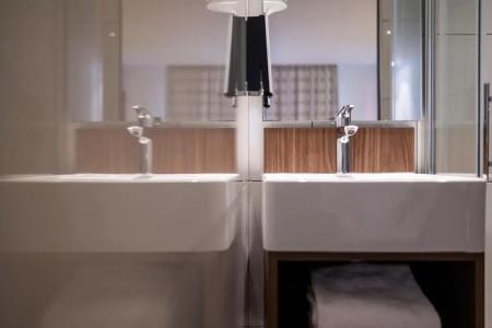 Kyriad Frejus - Centre - 62