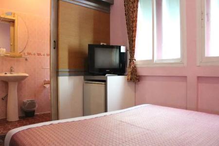 Samsen Sam Place - 76