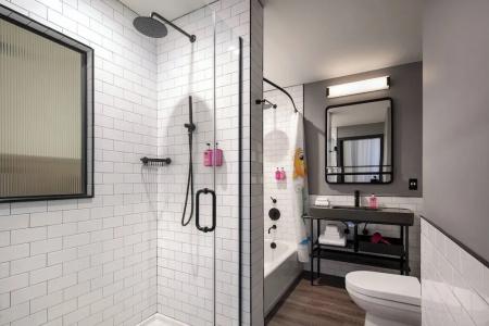 Moxy Nashville Vanderbilt Area - 60