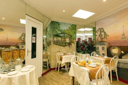 Regyn's Montmartre - 13