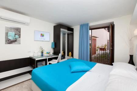 Sorrento Flats - 102