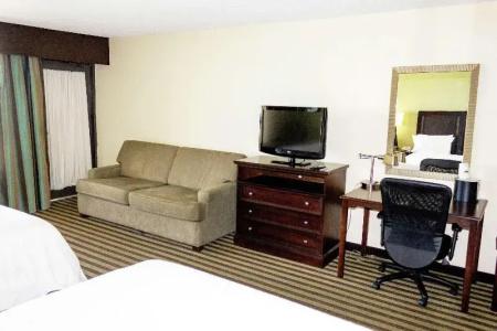 Hampton Inn - 106