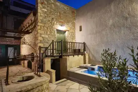 Athenian Residences - 5