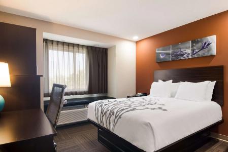 Erie Inn and Suites - 2