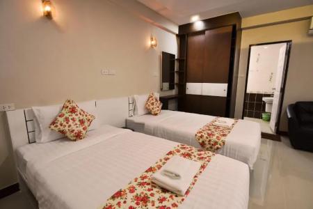 Gold Airport Suites - 42