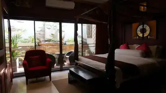 Le Prive - 102