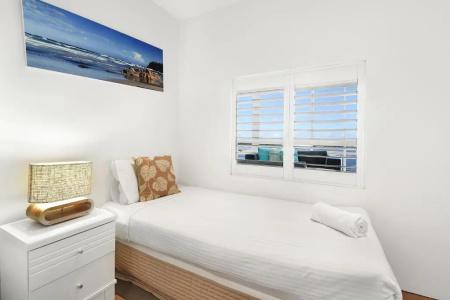 Crystal Bay On The Broadwater - 440