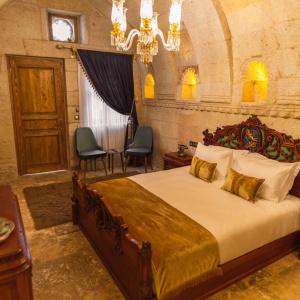 Solo Cave Suites - 33